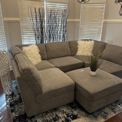 American Signature Gray 6 Piece Modular Sectional