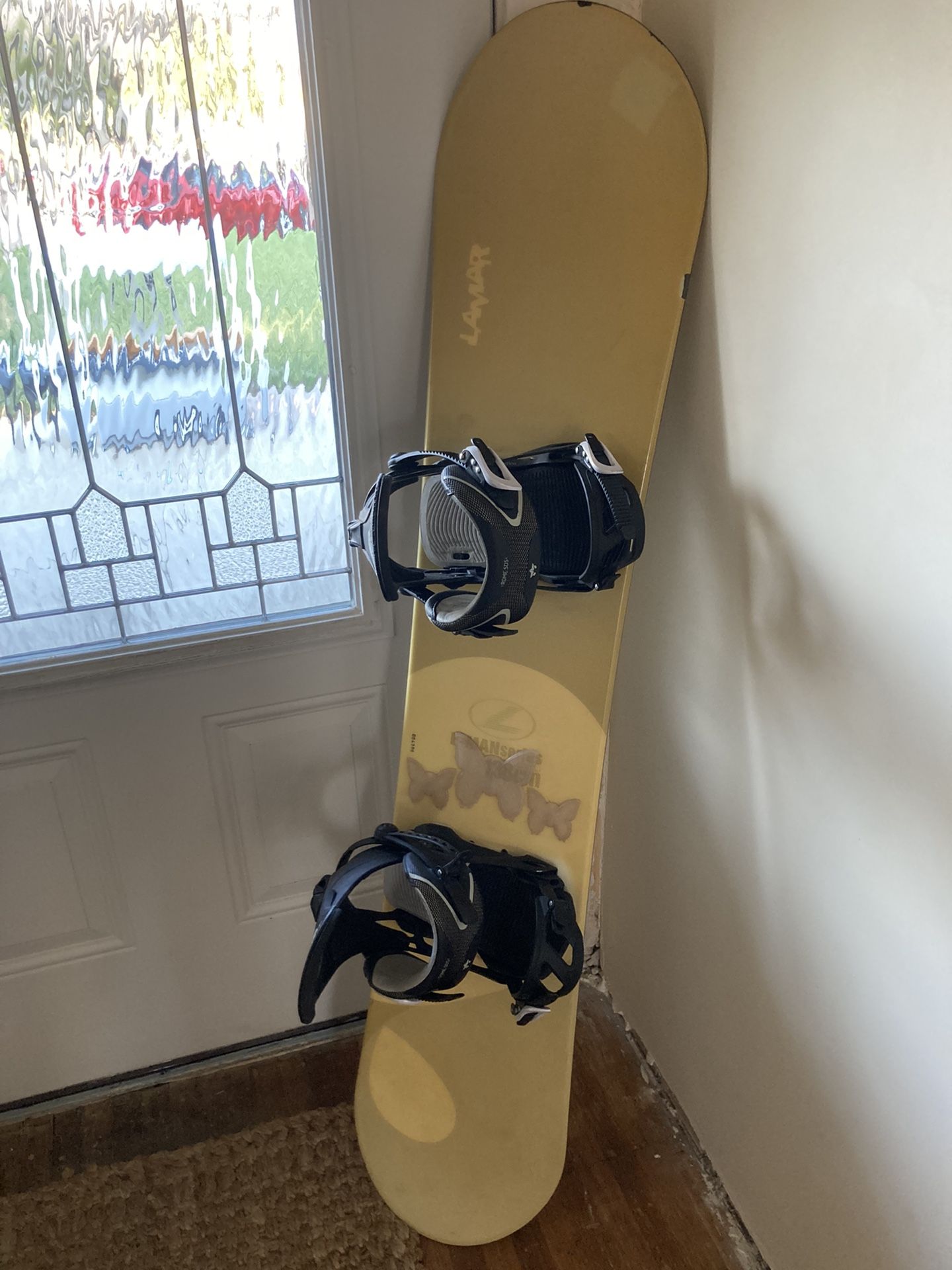 Lamar B-Man Series Snowboard & Rome Madison Boss Bindings