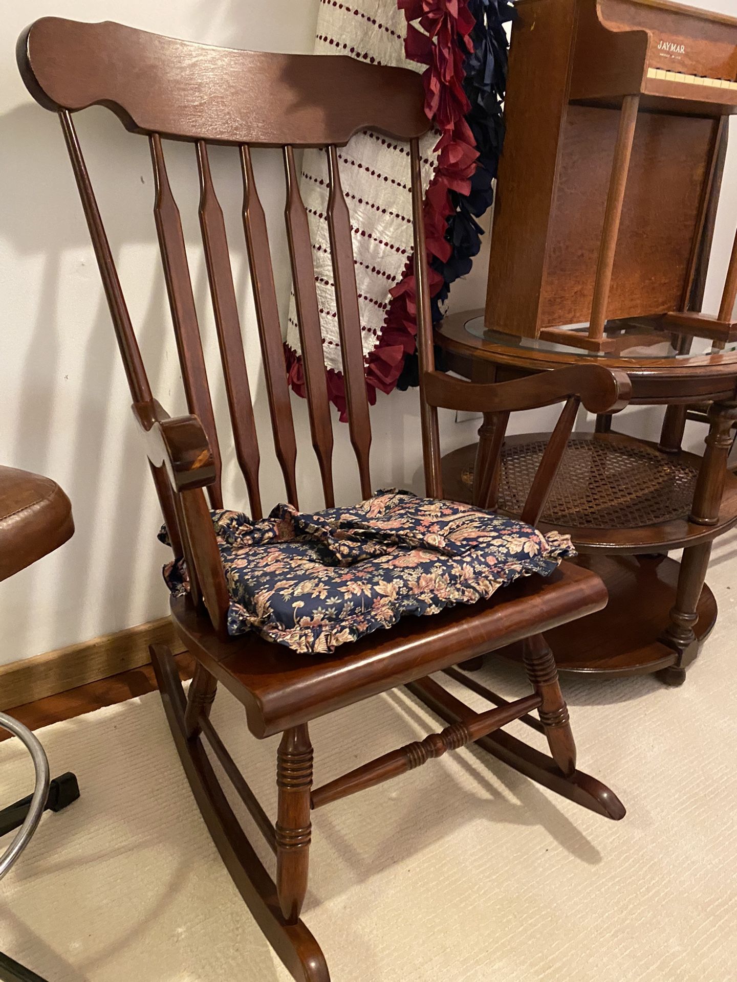 Beautiful Rocking Chair Excellent Condition
