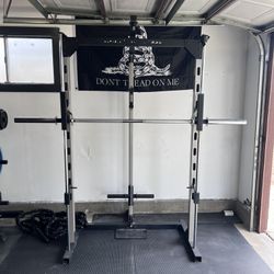 Gold’s Gym XR-38 Smith Machine With Lat Pulldown and Low Row *Read Description