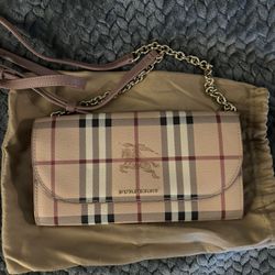 Burberry Wallet On A Chain Crossbody 