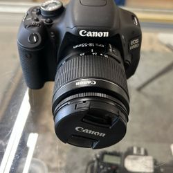 Canon EOS 600D W/lens