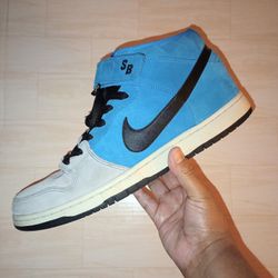 *Read description* Men's Nike SB Dunk Mid Beavis 2013