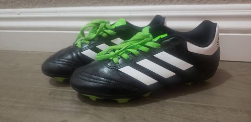 Adidas soccer cleats shoes