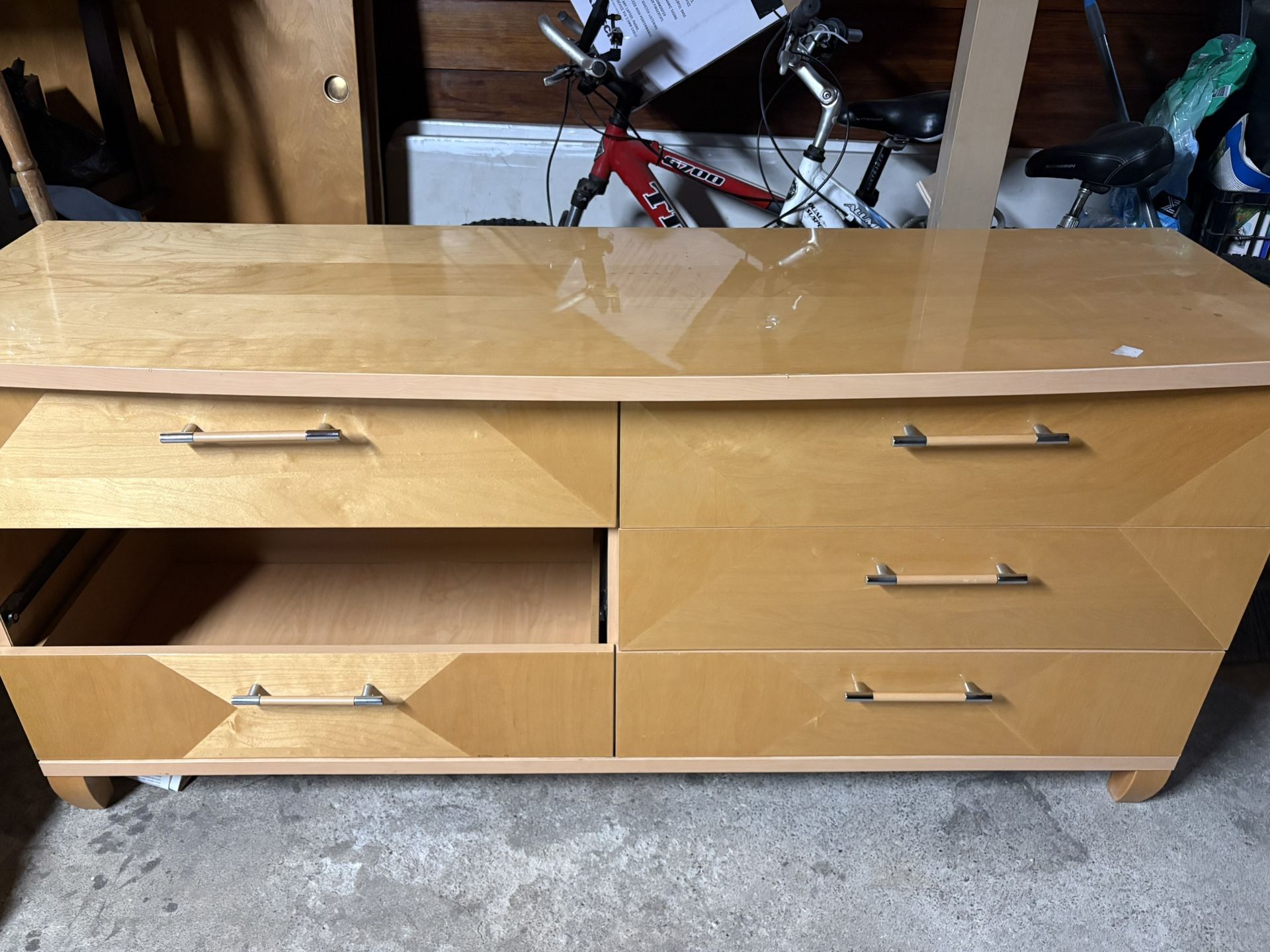 Dresser