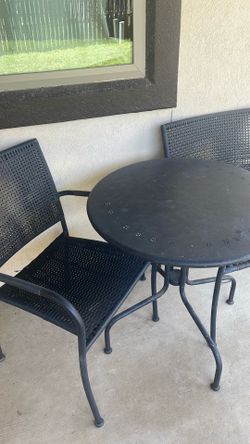 Outdoor patio furniture (table and 2 chairs)