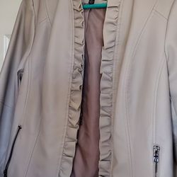 Like New. Elegante Jackets. Nice With Even Blue Jeans