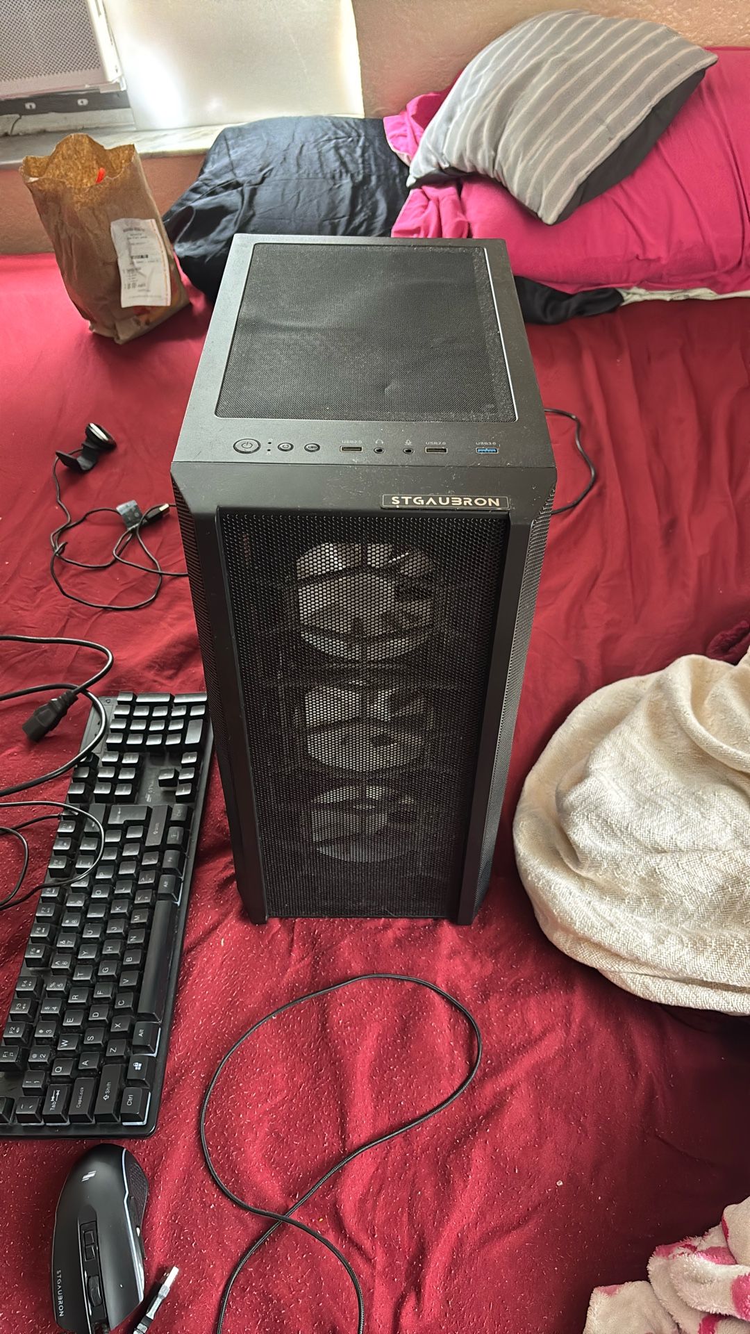 Gaming Pc With Mic , Webcam , Keyboard , Mouse, HDMI And It Works Perfectly Fine