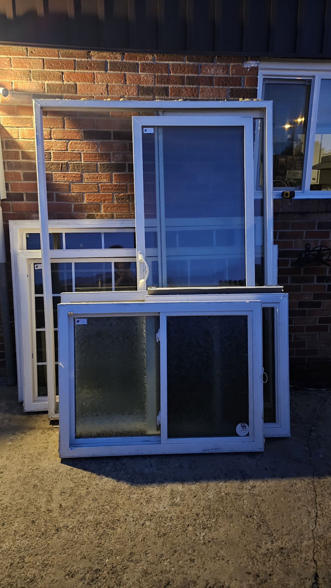 Energy-Efficient Argon Double-Pane Windows + Sliding Door + Front Door — Excellent Condition 