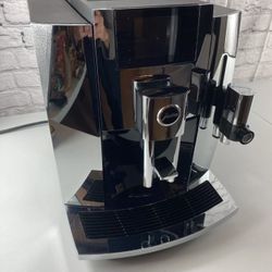 JURA E8 Automatic Espresso Machine Chrome with Accessories Milk Jar