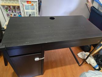 Small office desk