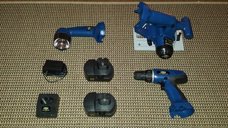 GTV 18 VOLT CORDLESS DRILL CIRCULAR SAW FLASHLIGHT SET for Sale in Federal Way WA OfferUp