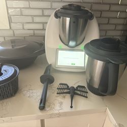 Thermomix TM6 with 2 Complete Mixing Bowls & Varoma Set 