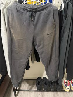 Nike black sweatpants (medium)