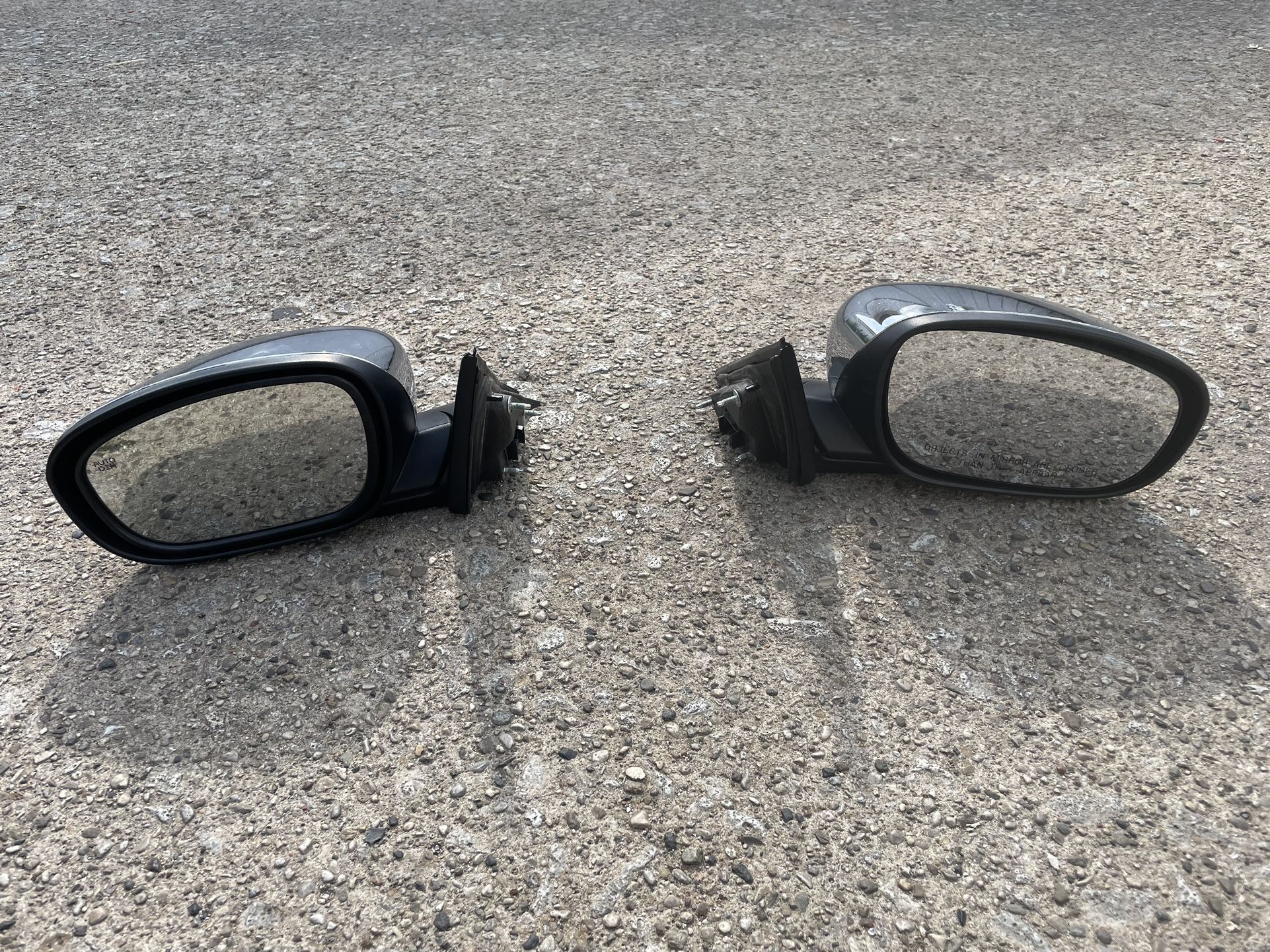 2007 Chrysler 300c Side Mirrors.