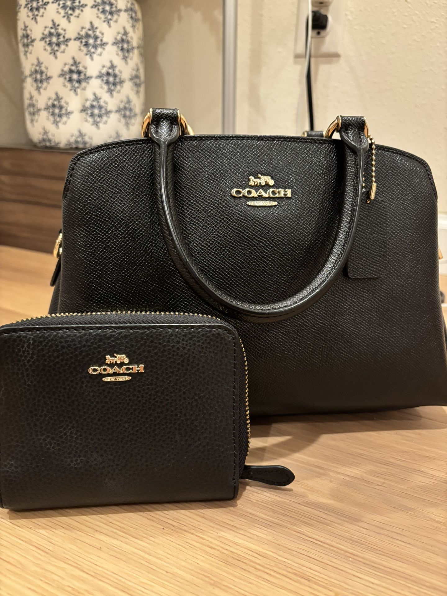 Coach Purse With Wallet