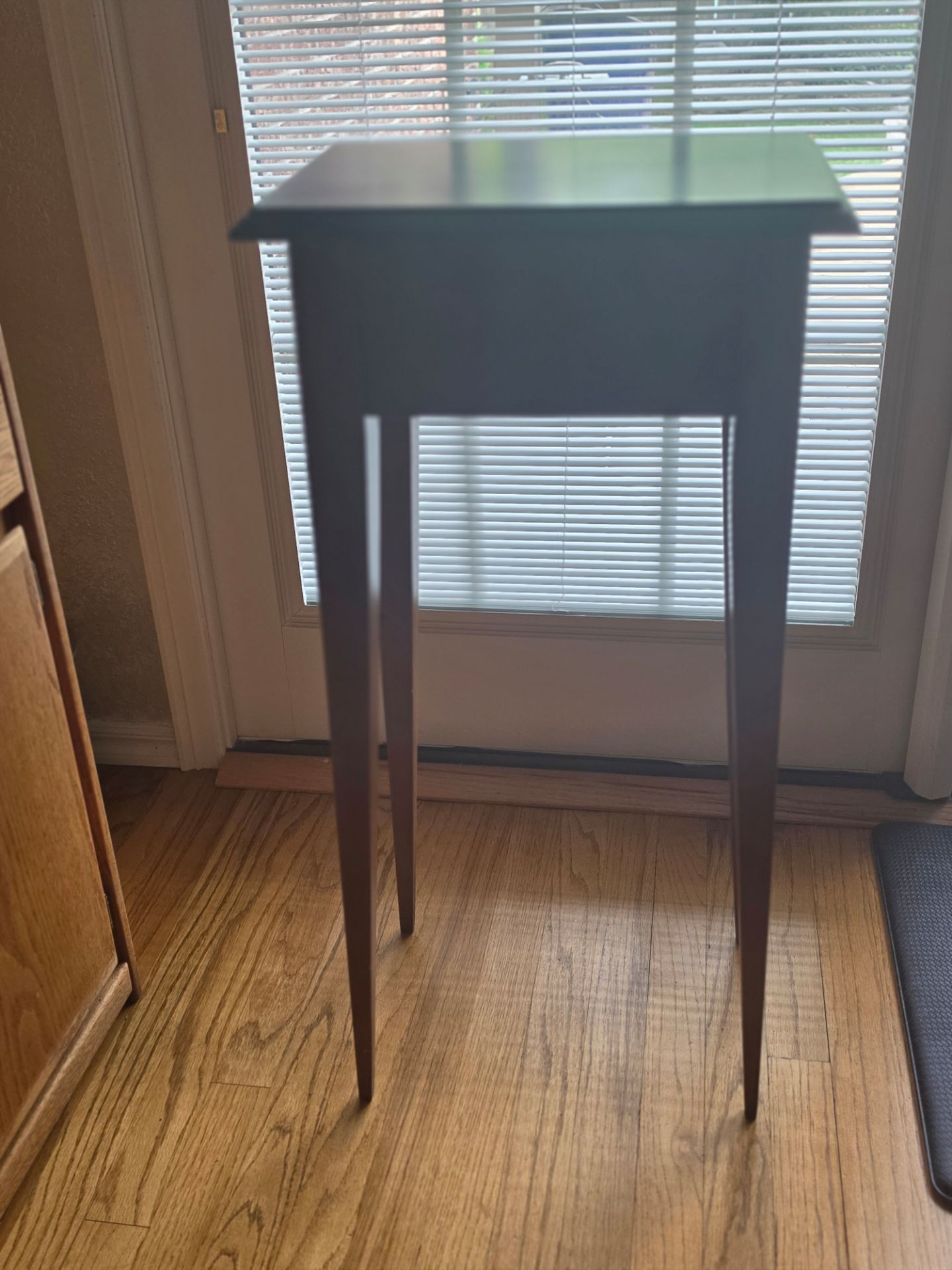 TALL SKINNY TABLE DISPLAY