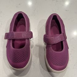 Toddler Girl Size 11 Uggs