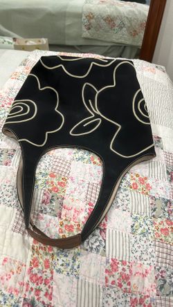 HAND BAGS  Black  NINE wEST $10  AndXOXO   Brown  $10 