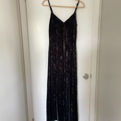 Black Crushed Velvet Long Dress