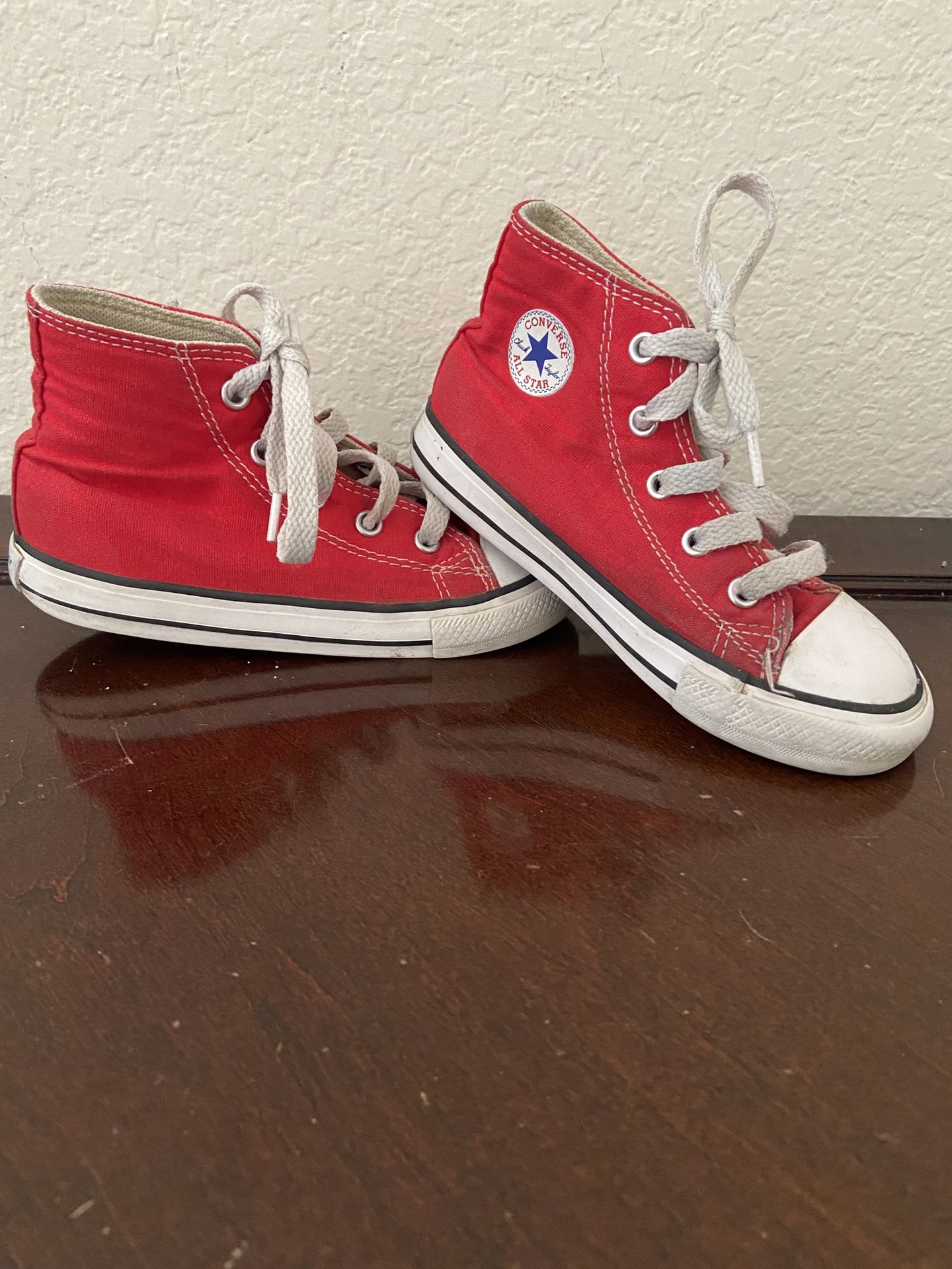 Converse High Top Sneakers 9c