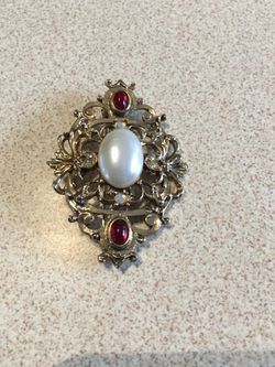 Beautiful Vintage Jewelry Broach Pin