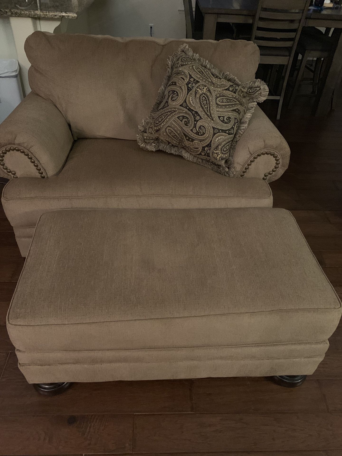 Couch, Loveseat, Chair &Ottoman