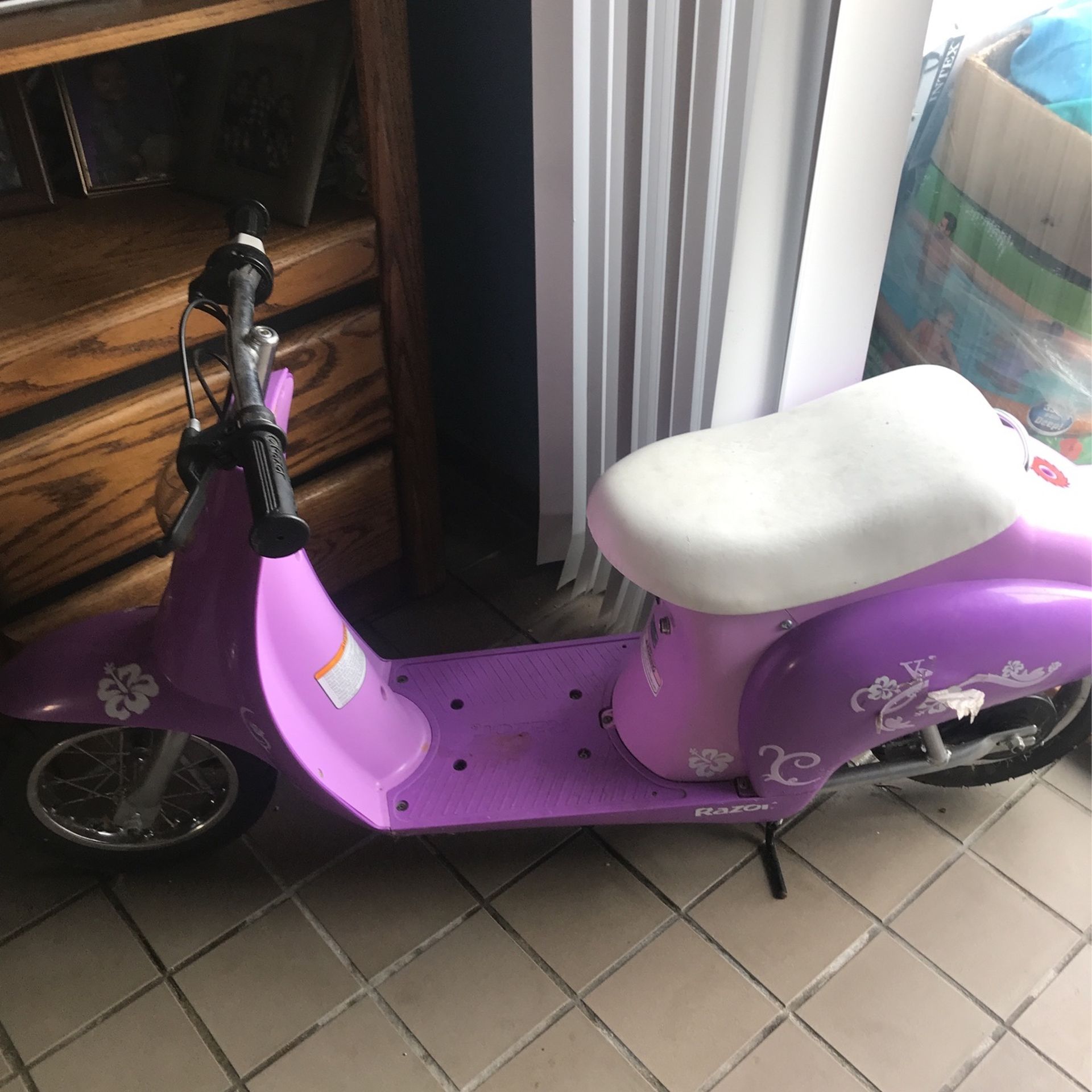 Very Nice Kids Scooter With Charger