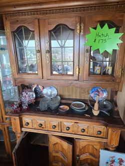 Hutch cabinet