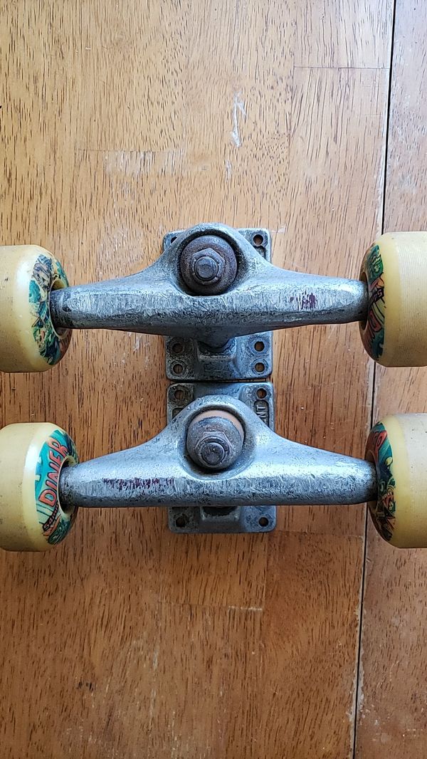 Used independent skateboard trucks & wheels for Sale in Gardena, CA