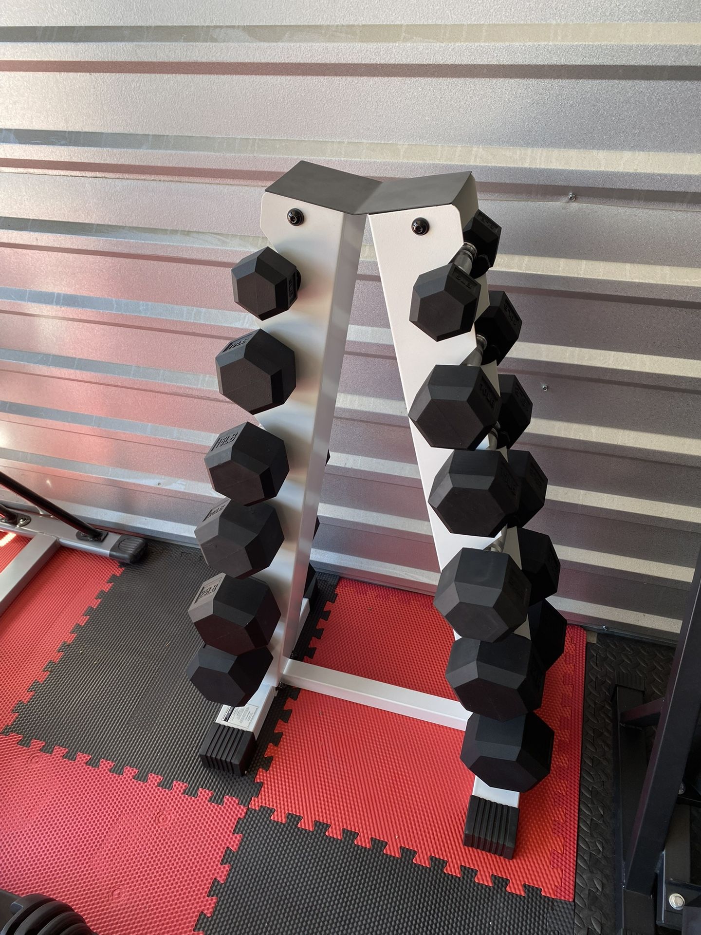 New pair of 51015202530lb rubber dumbbells + rack. All new in box 📦 $275