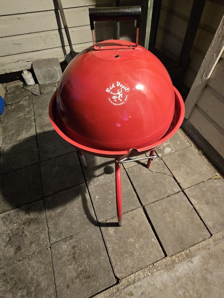 Vintage 1990 Red Devil Portable Outdoor Kitchen Grill BBQ Cooker