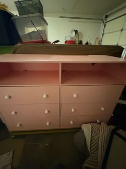 Pink 6-drawer dresser