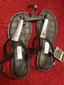 Girls sandals 5/6 in size