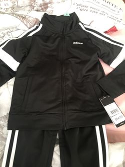 Brand new adidas suit KIDS size 6