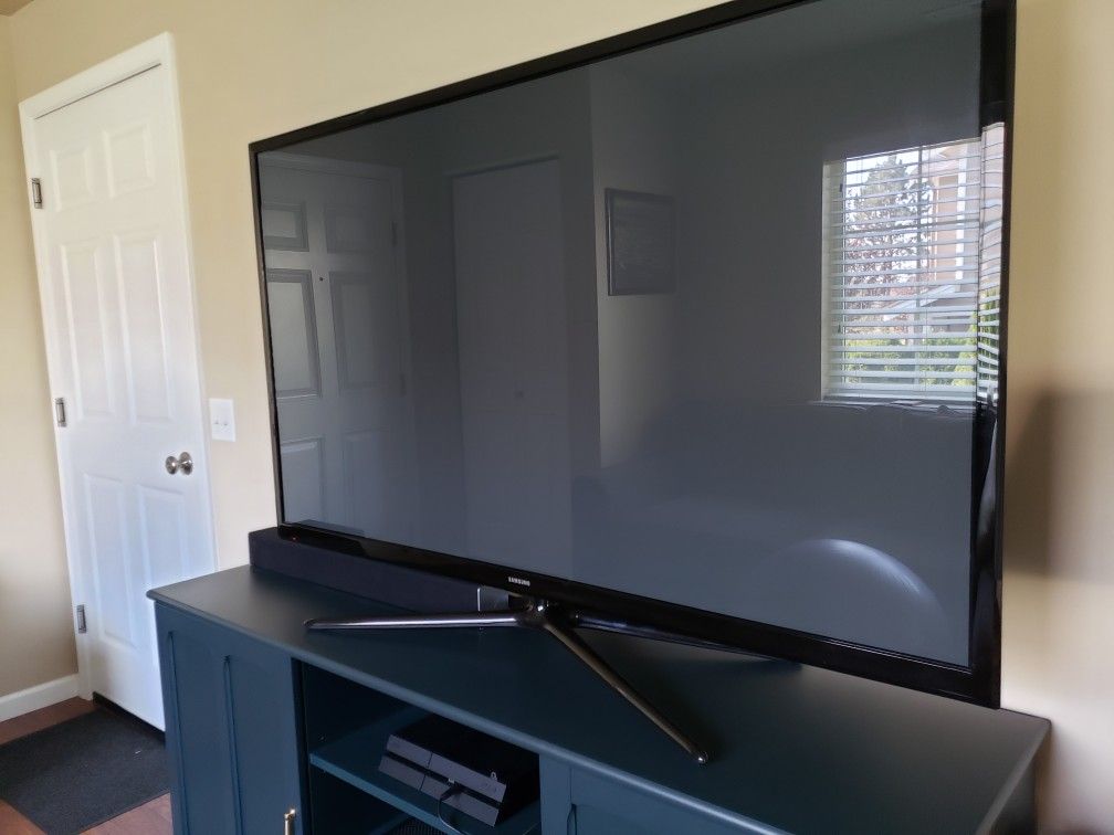 60" Samsung TV