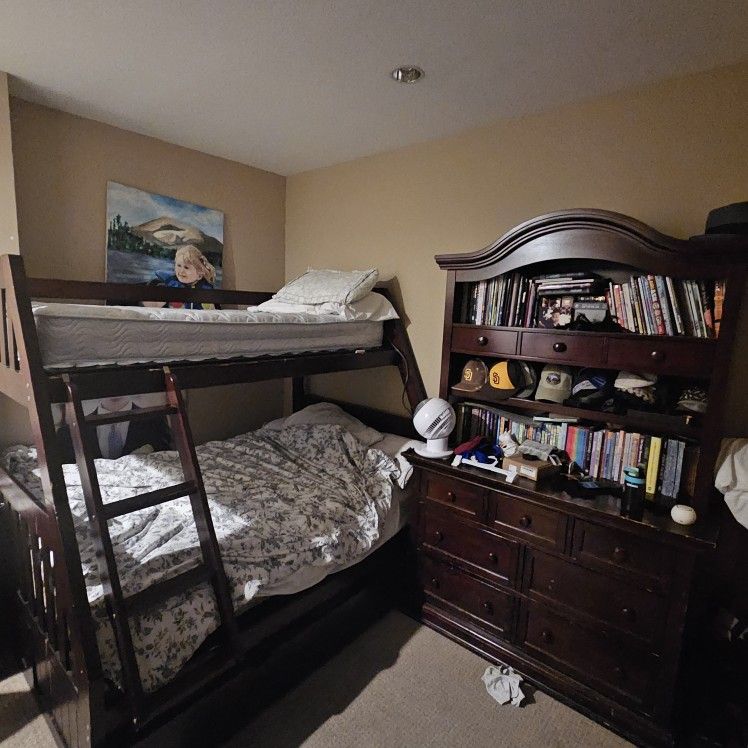 Bunk Bed And Closet Display And Drawers