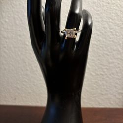 18k White And Yellow Gold Engagement Ring w/ Diamonds. 