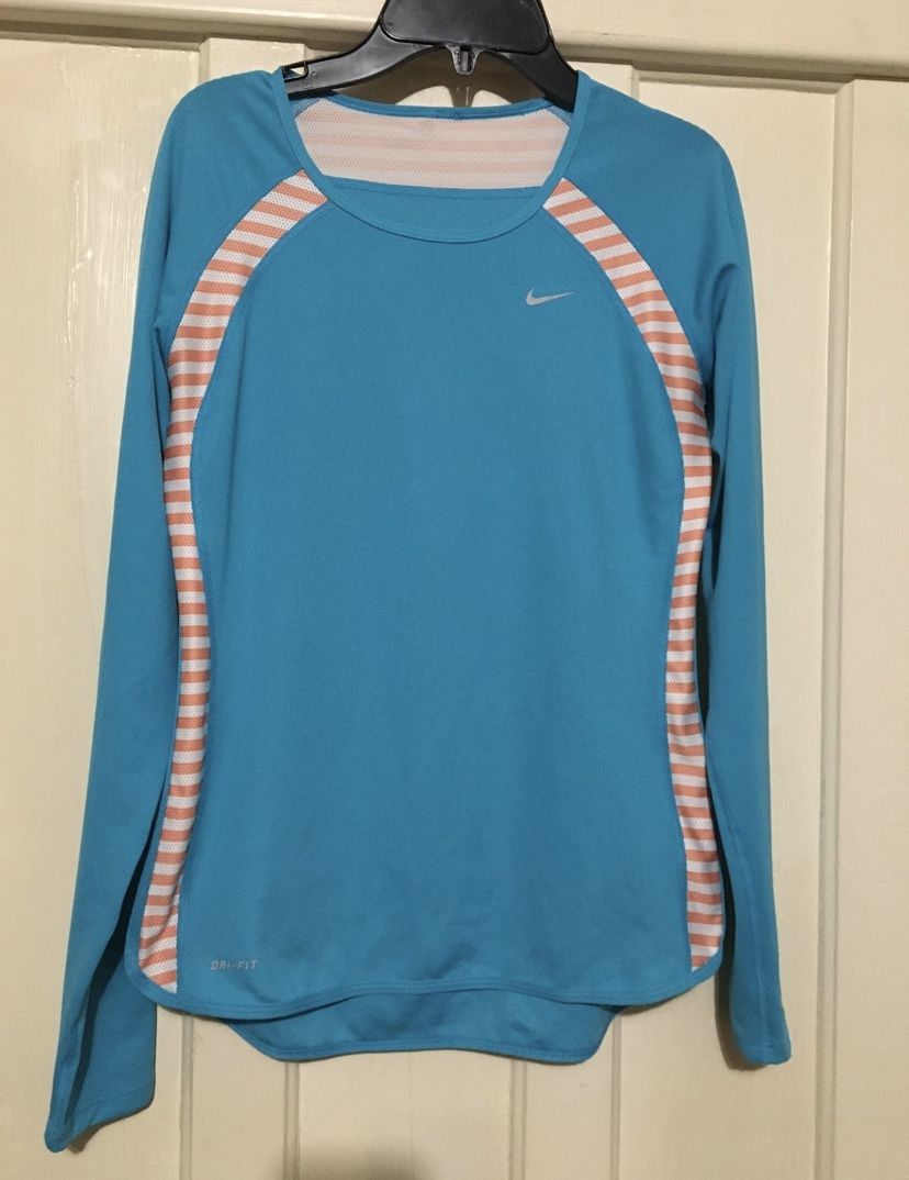 Nike Dri Fit Women’s Shirt /XS