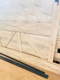 Queen bed and mattress and box spring