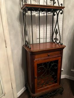 Wine cabinet