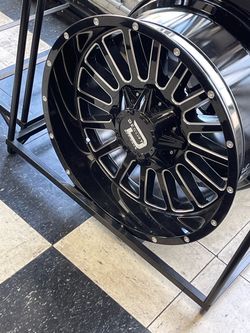 ​•• FORD F-150, EXPEDITION & RANGER • 20x9.5 (6x139.7) °° Save yourself the daily misery of looking at uninspired factory silver. A clean 20-inch fitm