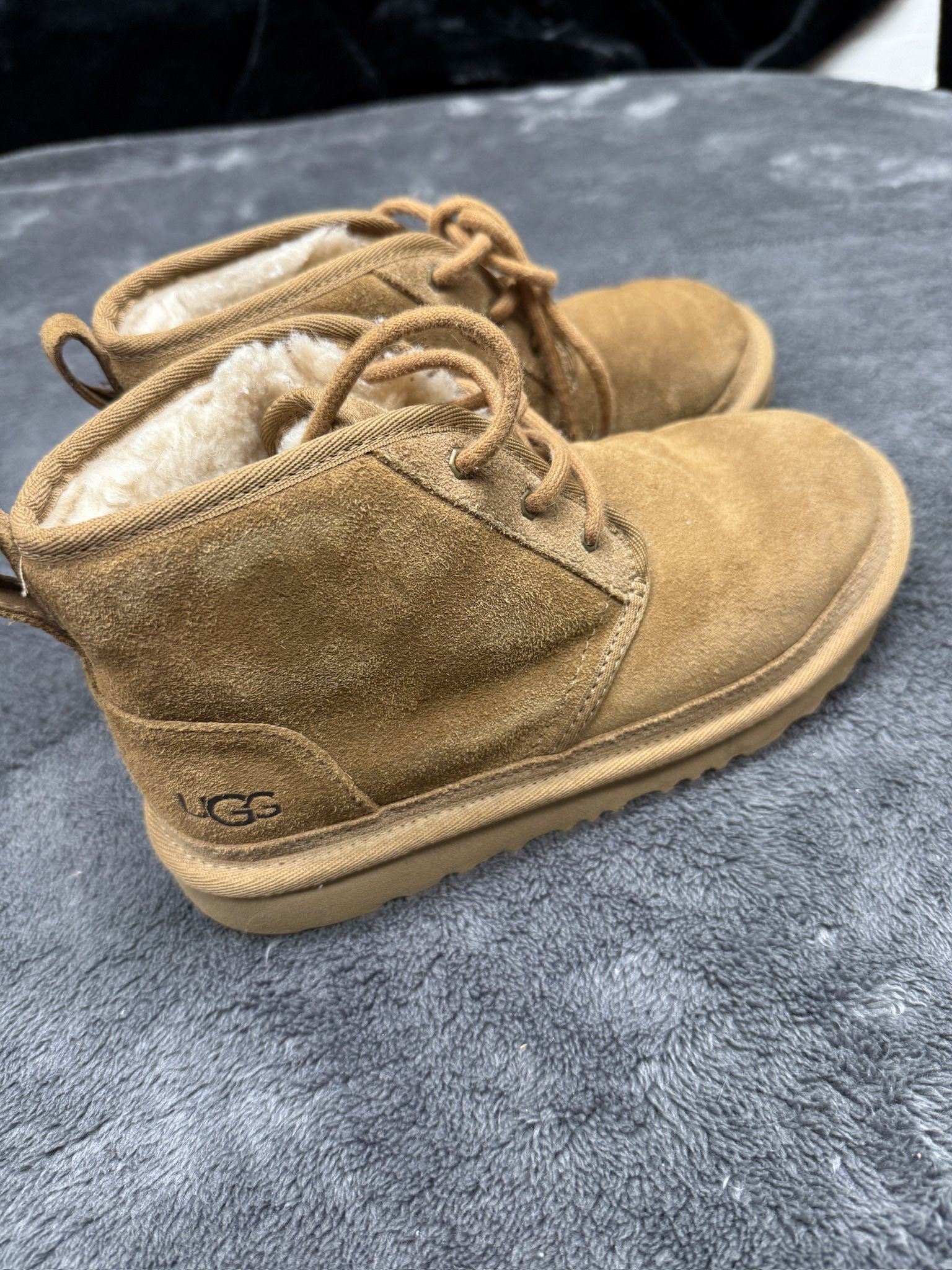 Tan UGG Youth 4 boots with a boho touch #bohostyle #tanboots