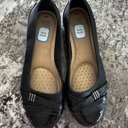 Women's Flats Size 8W