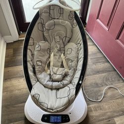 4moms mamaRoo 4 Multi-MotionTM Baby Swing, Bluetooth Baby Rocker with 5 Unique Motions