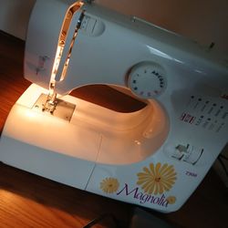 Sewing machine Magnolia