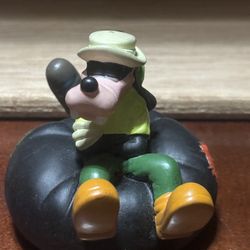 Vintage Burger King Disney Goofy Movie Max And Goofy Black Raft Bath Tub Toy