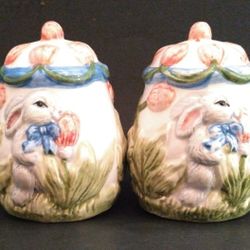 Salt N Pepper Shakers 