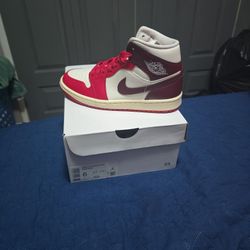 Woman Air Jordan 1 