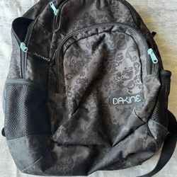 Dakine School Backpack In GREAT condition 